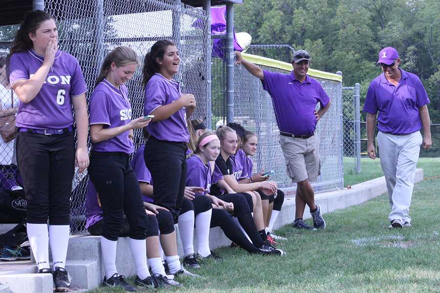 Softball Says Farewell to Their Seniors