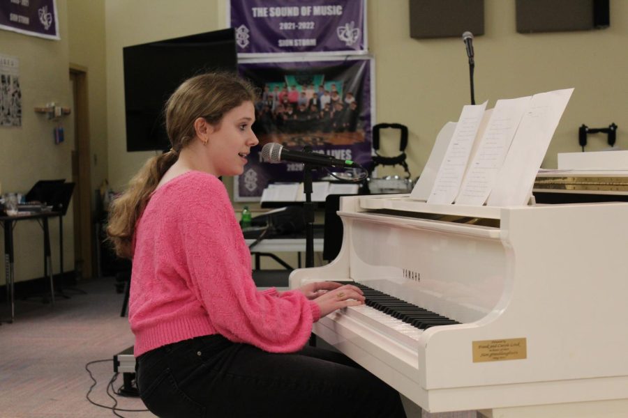 Senior Chloe Welch sings and plays the piano as she performs Back to December by Taylor Swift.