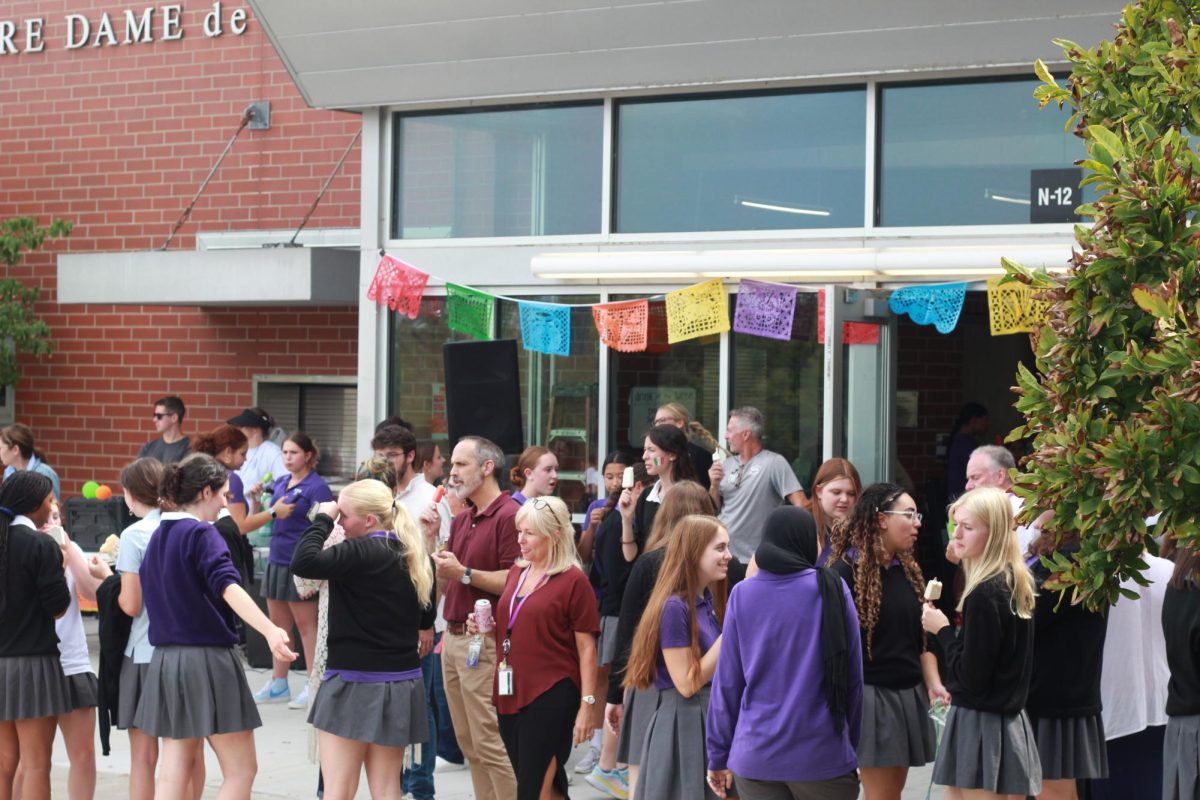 Sion students and teachers enjoy popsicles outdoors to celebrate Hispanic Heritage Month. This was the third Hispanic Heritage Celebration at Sion, and a beloved tradition that will continue for years to come.